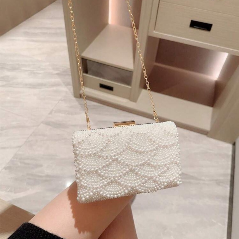💎 Embellished Clutch 💎 - Picture 5 of 8